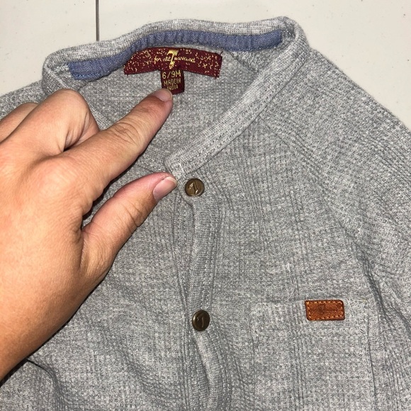 7 For All Mankind Baby Button Up One Piece Bodysuit 6-9 Month Grey Waffle Knit - Picture 3 of 6